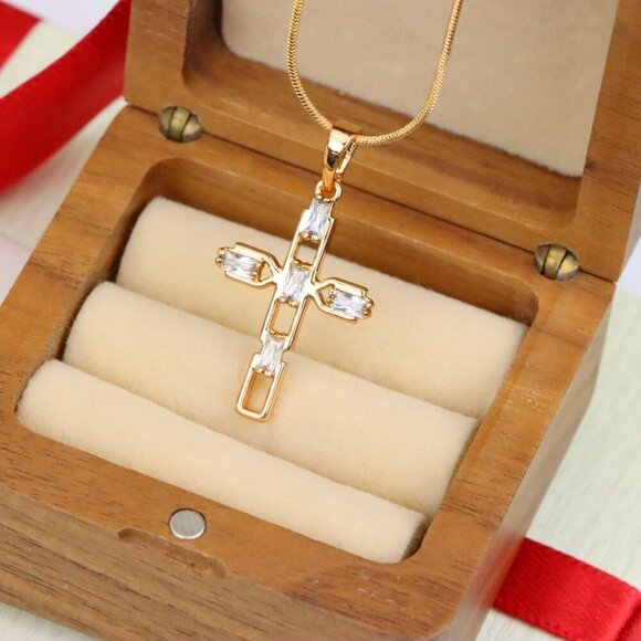 "Rose Gold Cross Pendant with Baguette-Cut White Stones Design, XPPT1607 - Picture 5 of 12